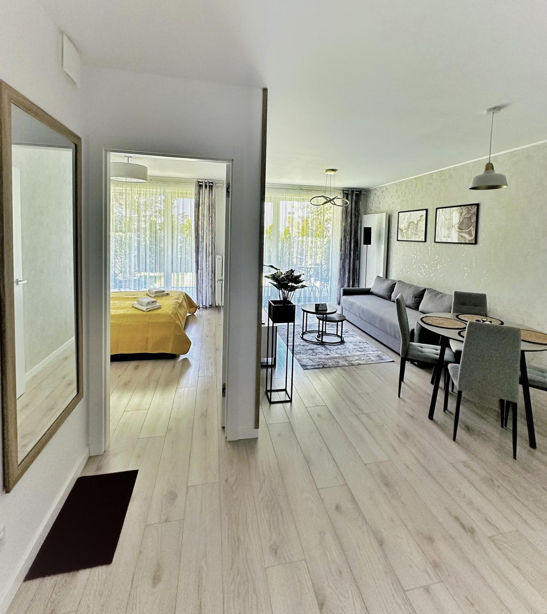 Apartament Whiteblue Kolobrzeg Z Duzym Ogrodkiem - 100 M Od Plazy! Whiteblue Kolberg Apartment Mit Grossem Garten - 100 M Vom Strand Entfernt! Whiteblue Kolobrzeg Apartman S Velkou Zahradou - 100 M Od Plaze! Exterior photo